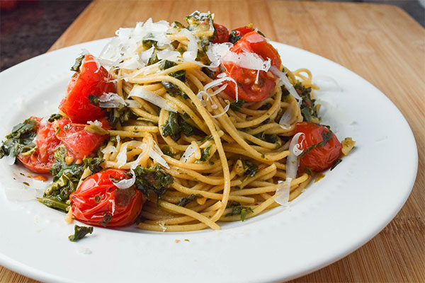 Cherry Tomato and Spinach Pasta - Jacked Kitchen
